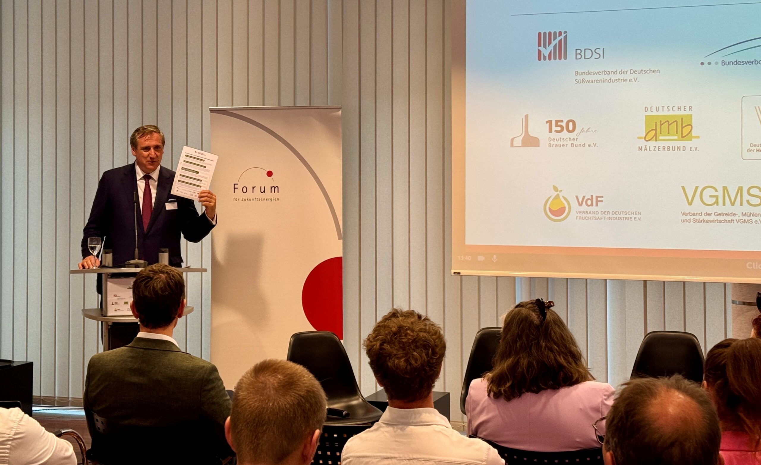Dr. Christian von Boetticher, Vorsitzender der Bundesvereinigung der Deutschen Ernährungsindustrie, spricht auf der Tagung des Arbeitskreises „Zukunftsenergien“ am 9. Juli 2025 in Berlin.