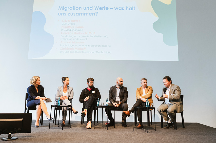 Christoph Minhoff diskutiert auf dem What the Food-Forum „Diversity in the Food Industry“