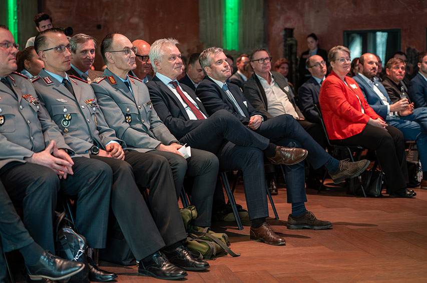 Publikum, unter anderem mit Bundesminister Alois Rainer, auf dem What the Food-Forum "Crisis-Proof"