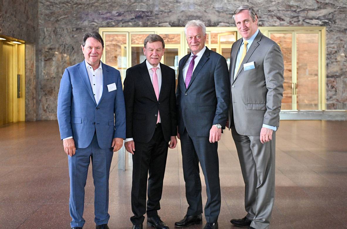 Gemeinsamer Auftritt beim Außenwirtschaftstag 2025: Christoph Minhoff (BVE), Alois Rainer MdB, Johann Wadephul MdB und Dr. Christian von Boetticher (BVE-Vorstand) im auswärtigen Amt.